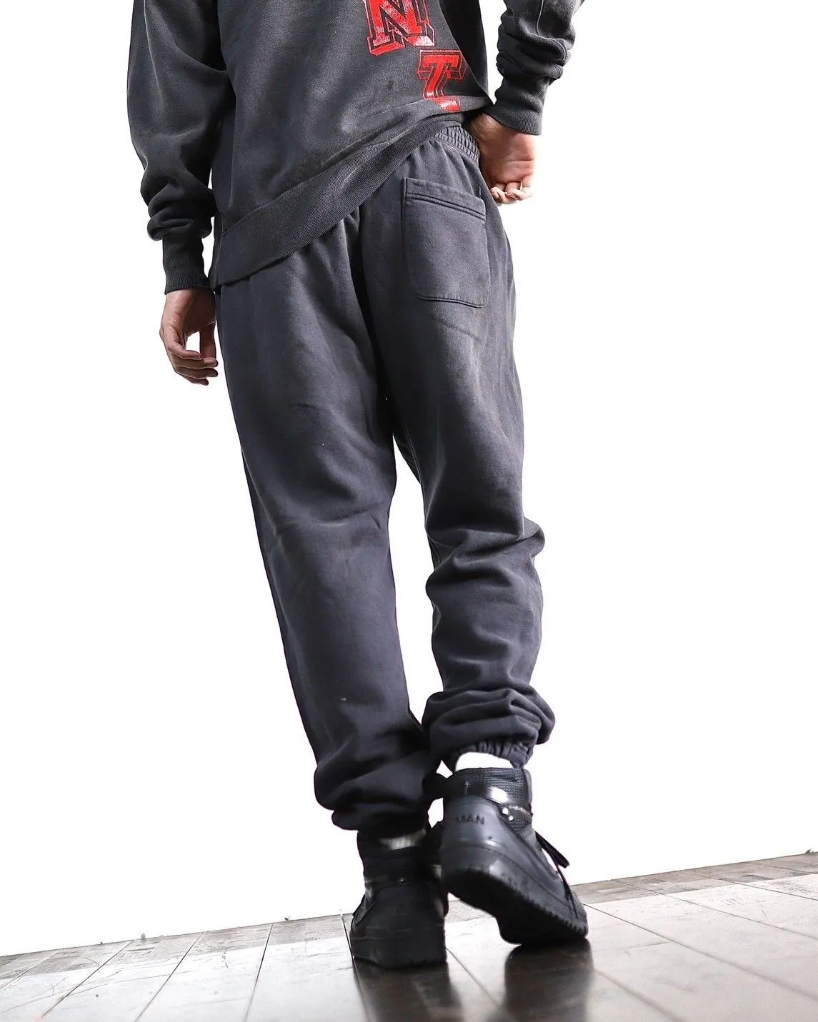 SAINT Mxxxxxx ANGEL SWEAT PANTS/BLK Angel Reborn Crack Print Distressed Sweatpants, Washed Black S-XL Assute Dyeing, Full Spray Fade, Heavy Fermentation Washing, Made with NEW VINTAGE Texture, Four Needles and Six Threads from the Factory, Boneless Patchwork, More Comfortable to Wear, Genuine Level Crack Print/Accessories Restored